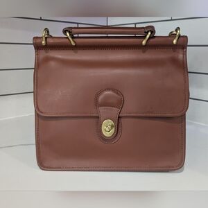 Gorgeous Coach Willis purse in fabulous vintage condition